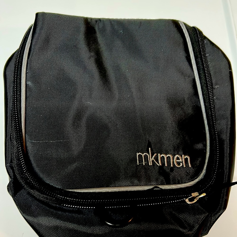 Men’s Mary Kay, hanging toiletry bag